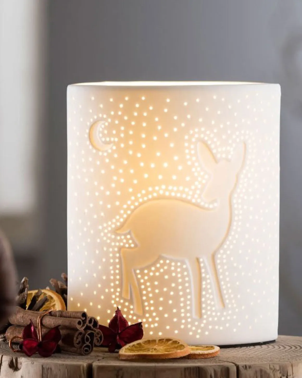 Belleek | Reindeer Luminaire